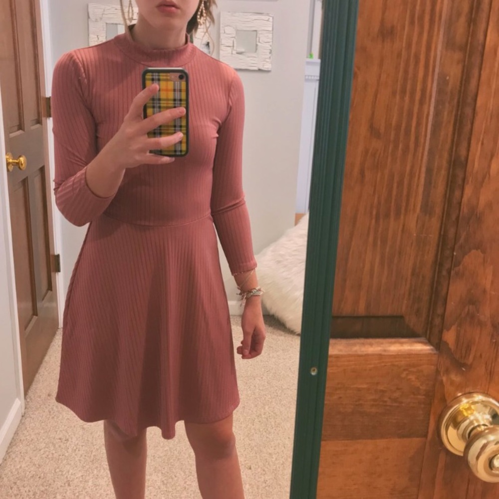MAUVE DRESS